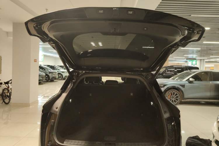 Used Zeekr 7X 2025 100kWh Long-Range All-Wheel Drive Intelligent Driving Version Trunk