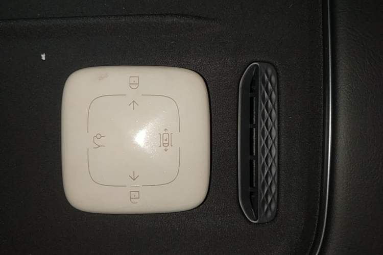 Used Zeekr 7X 2025 100 kWh Long-Range Rear-Wheel Drive with Intelligent Driving Features Vehicle Key