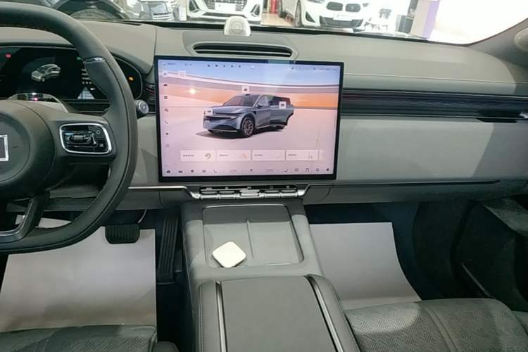 Used Zeekr 7X 2025 100 kWh Long-Range Rear-Wheel Drive with Intelligent Driving Features Audio And AC Panel