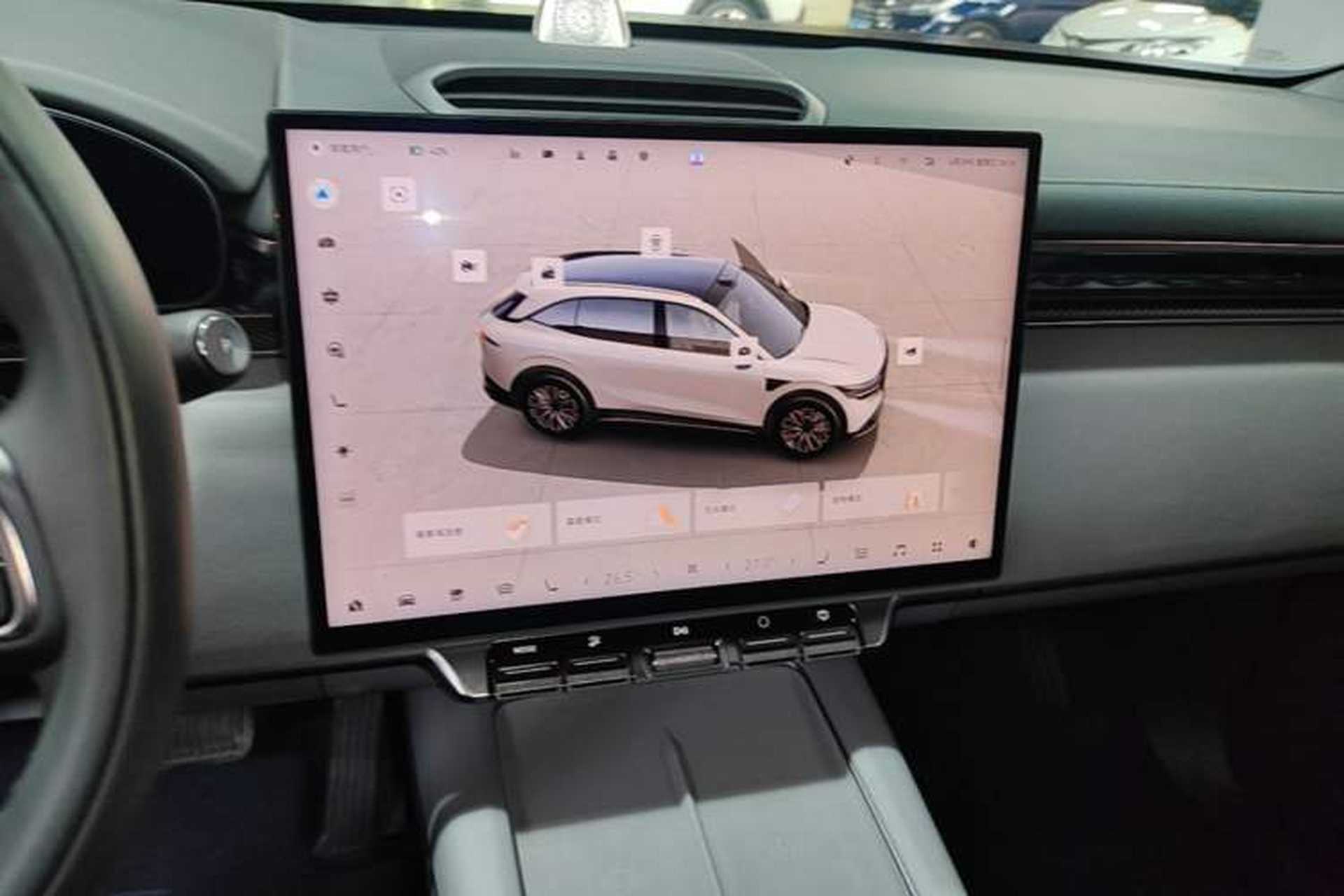 Used Zeekr 7X 2025 100 kWh Long-Range Rear-Wheel Drive with Intelligent Driving Features Audio And AC Panel