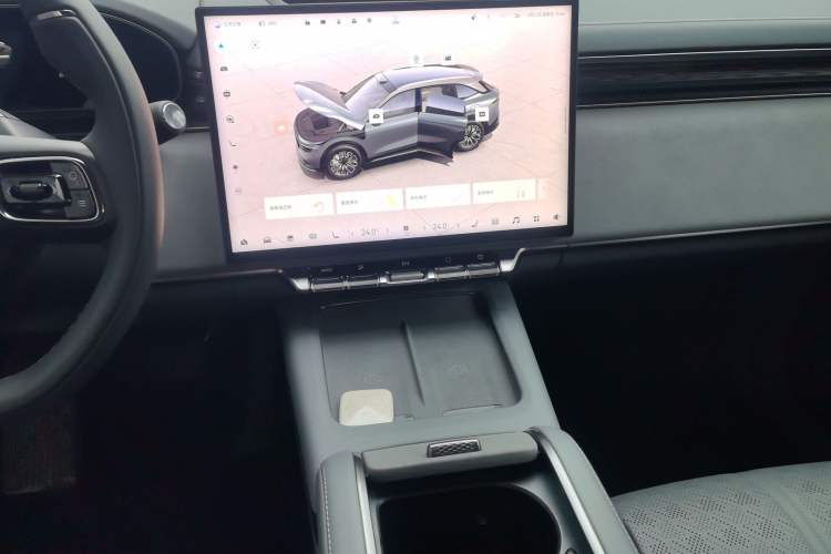 Used Zeekr 7X 2025 75 kWh Rear-Wheel Drive Intelligent Driving Version Audio And AC Panel