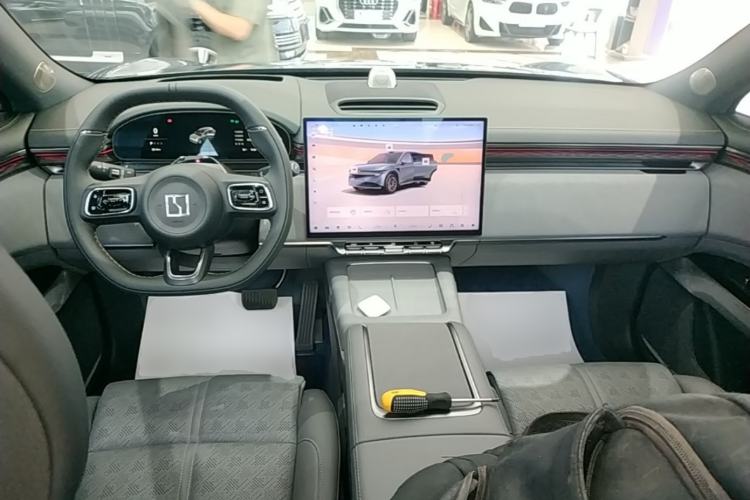 Used Zeekr 7X 2025 100 kWh Long-Range Rear-Wheel Drive with Intelligent Driving Features Center Console