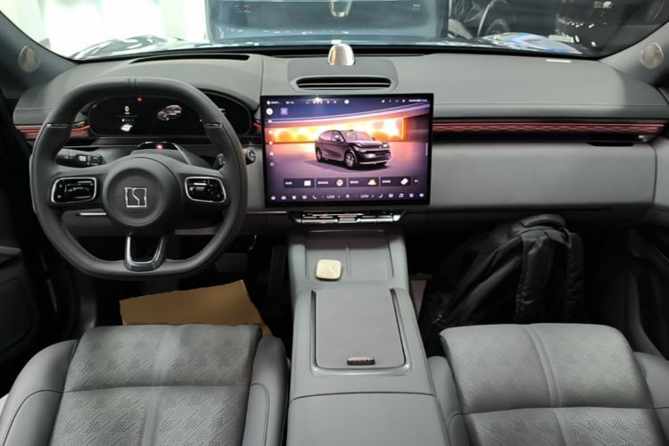 Used Zeekr 7X 2025 75 kWh Rear-Wheel Drive Intelligent Driving Version Center Console