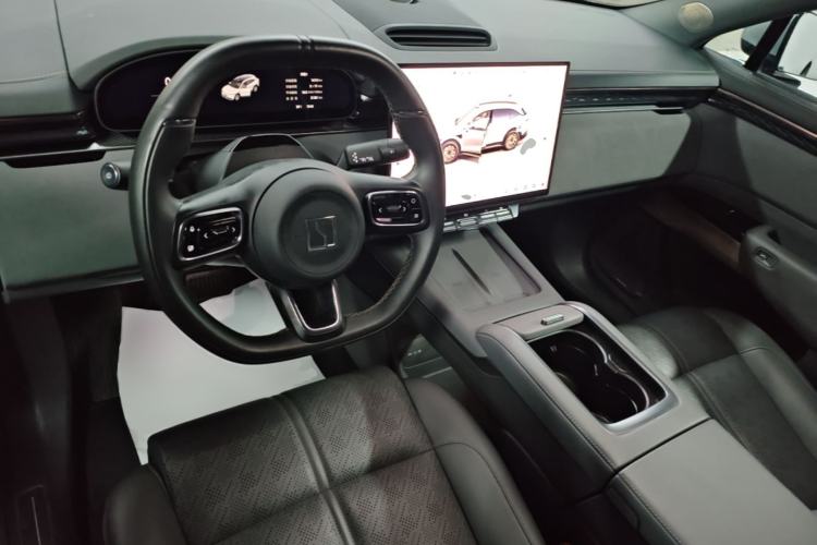 Used Zeekr 7X 2025 100 kWh Long-Range Rear-Wheel Drive with Intelligent Driving Features Center Console