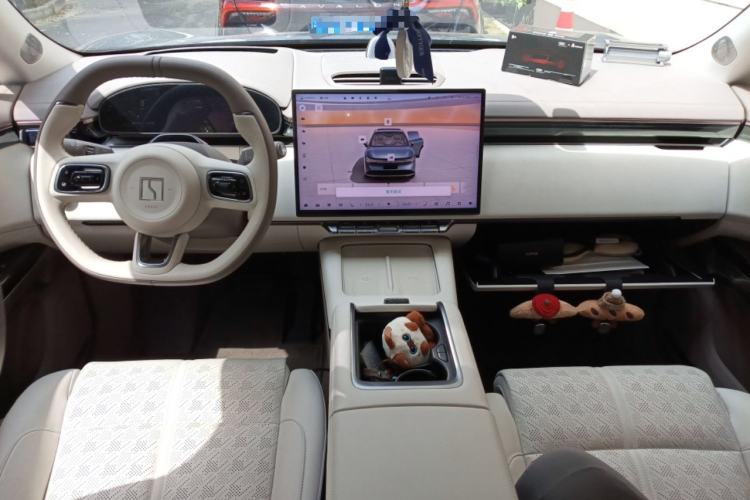 Used Zeekr 7X 2025 100kWh Long-Range All-Wheel Drive Intelligent Driving Version Center Console