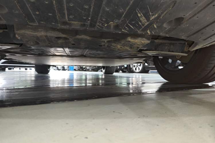Used Zeekr 7X 2025 75 kWh Rear-Wheel Drive Intelligent Driving Version Chassis Rear