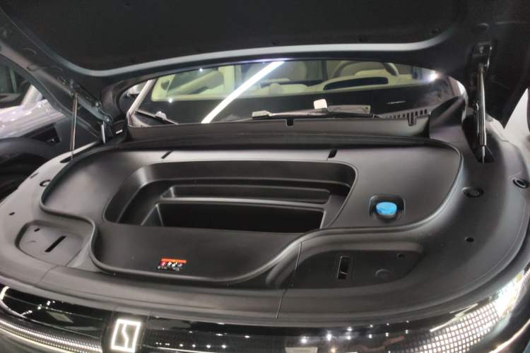 Used Zeekr 7X 2025 100kWh Long-Range All-Wheel Drive Intelligent Driving Version Engine Bay
