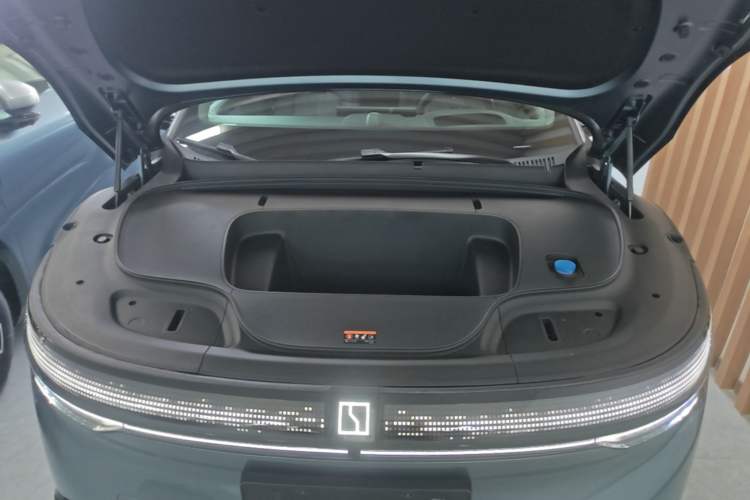 Used Zeekr 7X 2025 75 kWh Rear-Wheel Drive Intelligent Driving Version Engine Bay