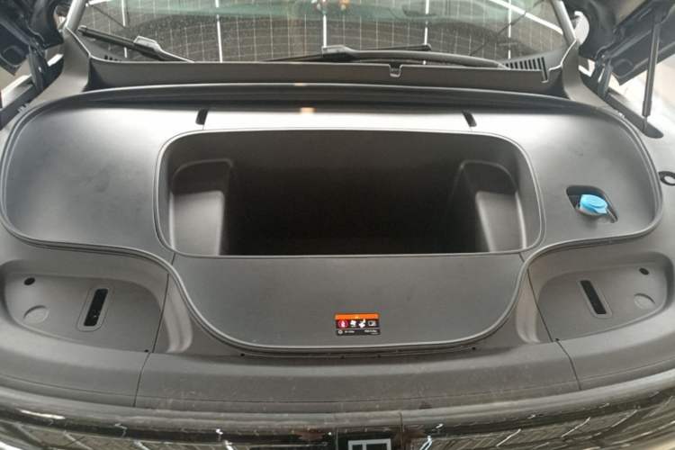 Used Zeekr 7X 2025 100 kWh Long-Range Rear-Wheel Drive with Intelligent Driving Features Engine Bay