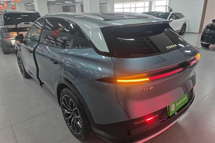 Used Zeekr 7X 2025 100 kWh Long-Range Rear-Wheel Drive with Intelligent Driving Features Exterior 2