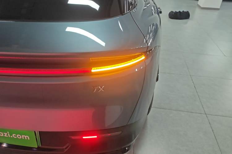 Used Zeekr 7X 2025 100 kWh Long-Range Rear-Wheel Drive with Intelligent Driving Features Exterior 3