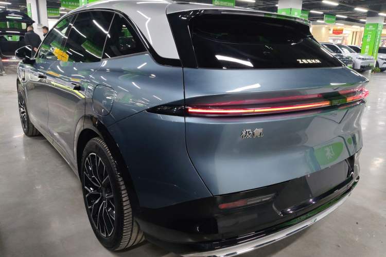 Used Zeekr 7X 2025 100 kWh Long-Range Rear-Wheel Drive with Intelligent Driving Features Exterior 3