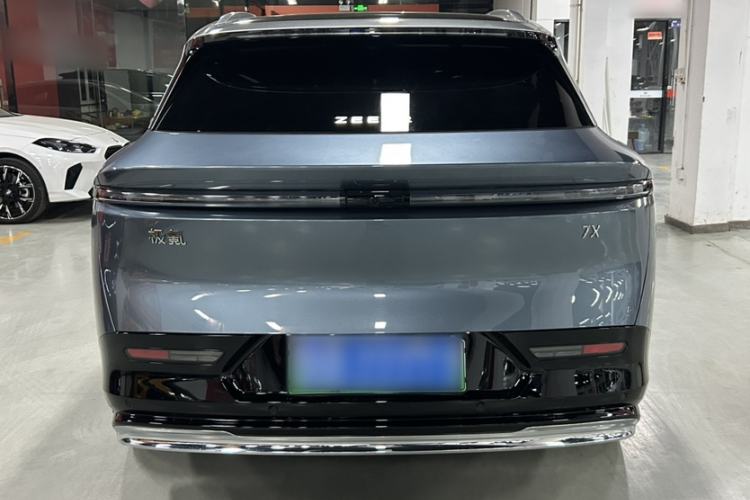 Used Zeekr 7X 2025 75 kWh Rear-Wheel Drive Intelligent Driving Version Exterior 4