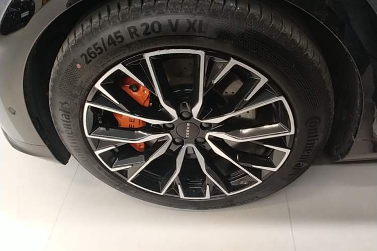 Used Zeekr 7X 2025 100kWh Long-Range All-Wheel Drive Intelligent Driving Version Exterior 4
