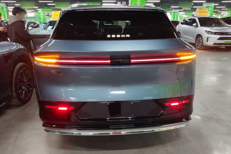 Used Zeekr 7X 2025 100 kWh Long-Range Rear-Wheel Drive with Intelligent Driving Features Exterior 4