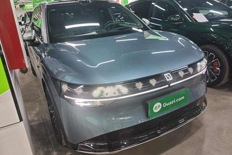 Used Zeekr 7X 2025 100kWh Long-Range All-Wheel Drive Intelligent Driving Version Front Right 45 Deg