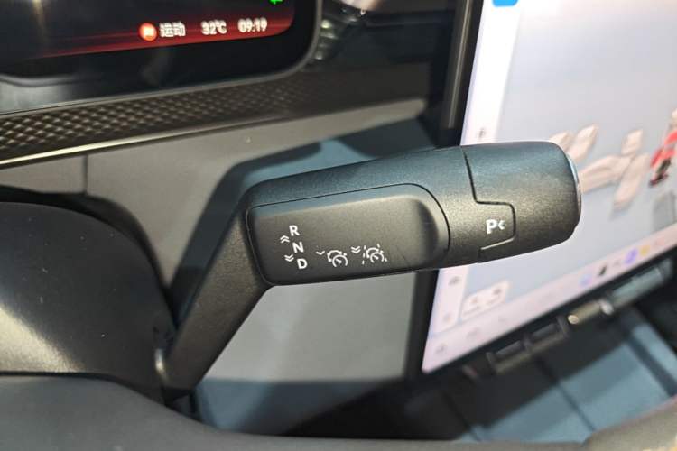 Used Zeekr 7X 2025 75 kWh Rear-Wheel Drive Intelligent Driving Version Gear Lever