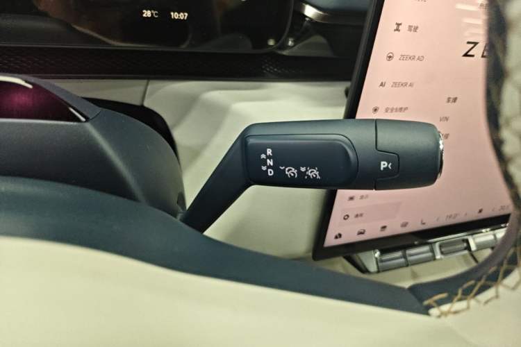 Used Zeekr 7X 2025 100kWh Long-Range All-Wheel Drive Intelligent Driving Version Gear Lever