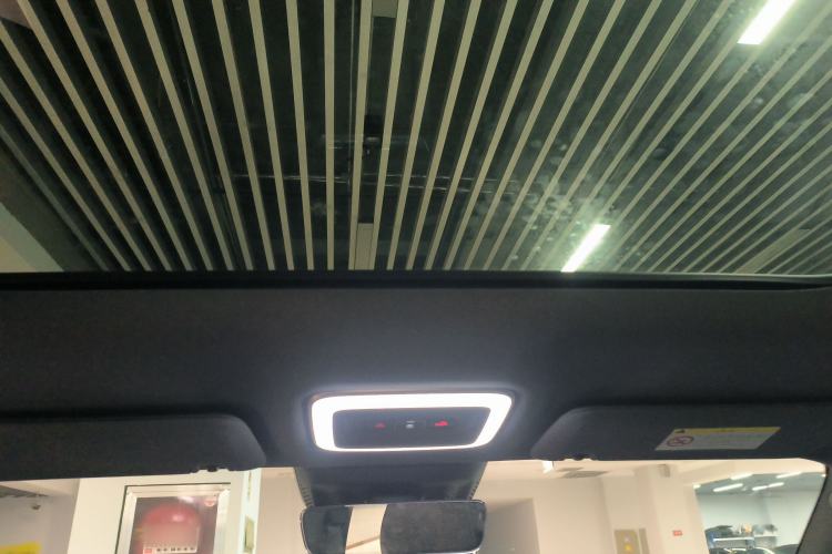 Used Zeekr 7X 2025 100kWh Long-Range All-Wheel Drive Intelligent Driving Version Headliner