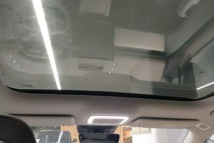Used Zeekr 7X 2025 100kWh Long-Range All-Wheel Drive Intelligent Driving Version Headliner