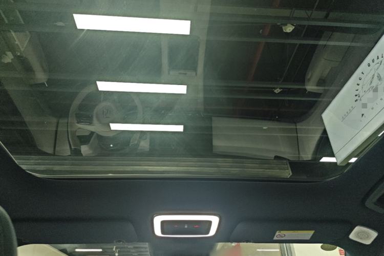 Used Zeekr 7X 2025 100kWh Long-Range All-Wheel Drive Intelligent Driving Version Headliner