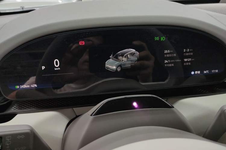 Used Zeekr 7X 2025 100 kWh Long-Range Rear-Wheel Drive with Intelligent Driving Features Instrument Cluster