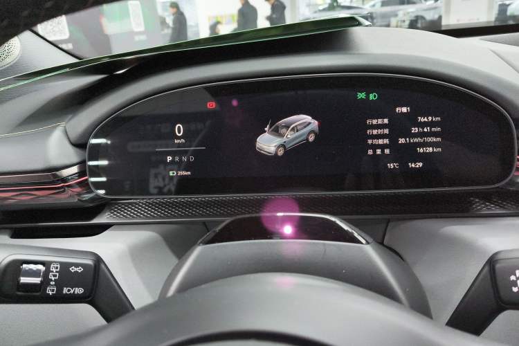 Used Zeekr 7X 2025 100 kWh Long-Range Rear-Wheel Drive with Intelligent Driving Features Instrument Cluster