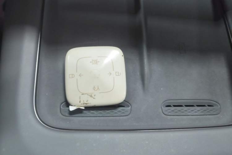 Used Zeekr 7X 2025 100 kWh Long-Range Rear-Wheel Drive with Intelligent Driving Features Interior 1