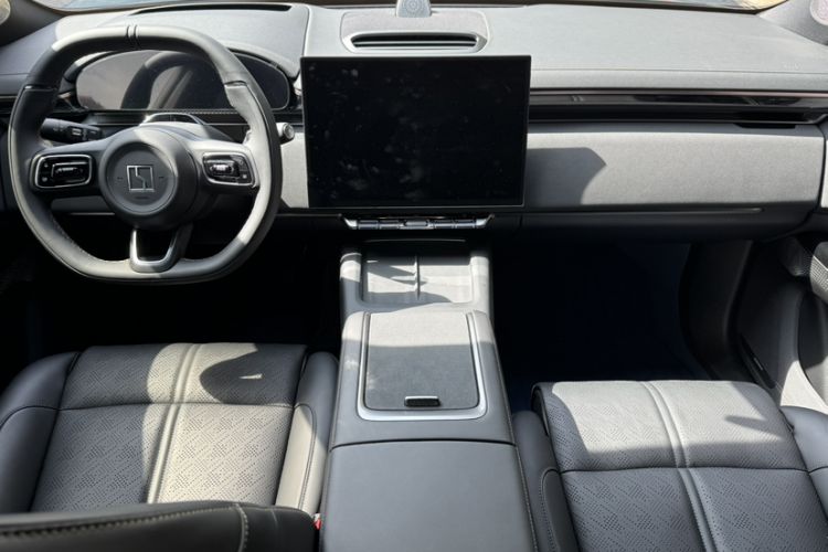 Used Zeekr 7X 2025 100kWh Long-Range All-Wheel Drive Intelligent Driving Version Interior 1