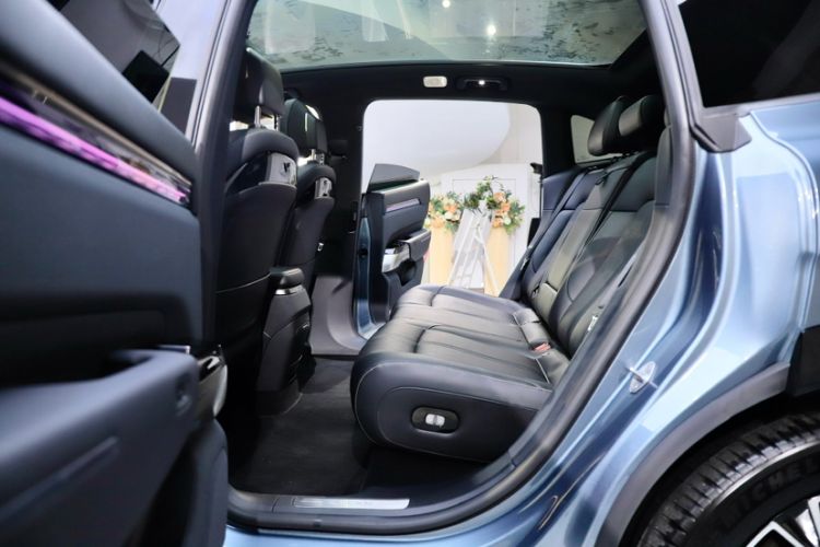 Used Zeekr 7X 2025 100kWh Long-Range All-Wheel Drive Intelligent Driving Version Interior 2