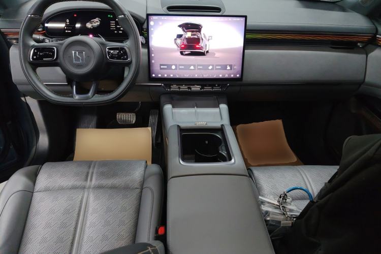 Used Zeekr 7X 2025 100 kWh Long-Range Rear-Wheel Drive with Intelligent Driving Features Interior 2