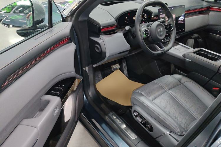 Used Zeekr 7X 2025 100 kWh Long-Range Rear-Wheel Drive with Intelligent Driving Features Interior 3