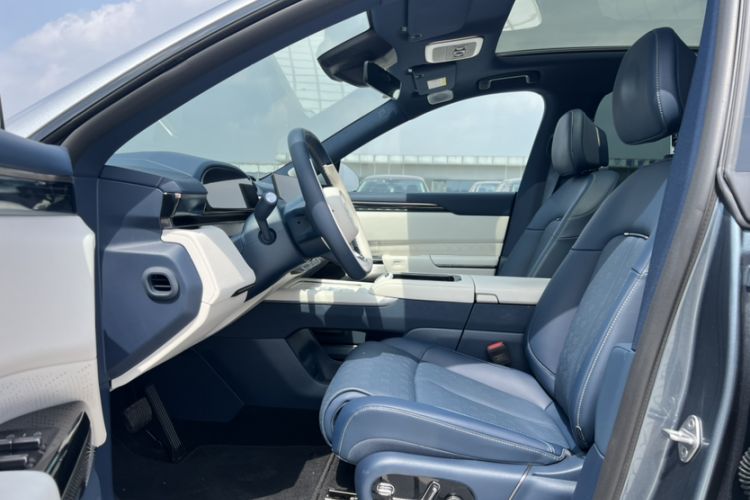 Used Zeekr 7X 2025 100kWh Long-Range All-Wheel Drive Intelligent Driving Version Interior 3