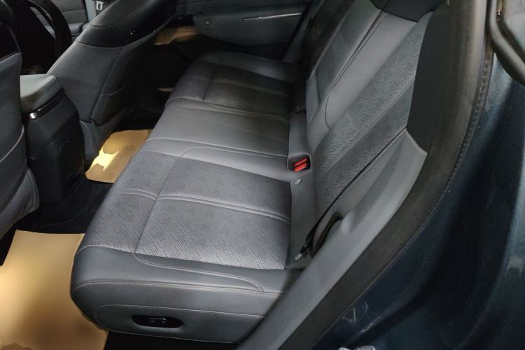 Used Zeekr 7X 2025 100 kWh Long-Range Rear-Wheel Drive with Intelligent Driving Features Interior 4