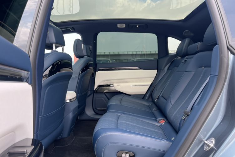 Used Zeekr 7X 2025 100kWh Long-Range All-Wheel Drive Intelligent Driving Version Interior 4