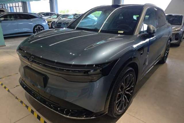 Used Zeekr 7X 2025 100 kWh Long-Range Rear-Wheel Drive with Intelligent Driving Features