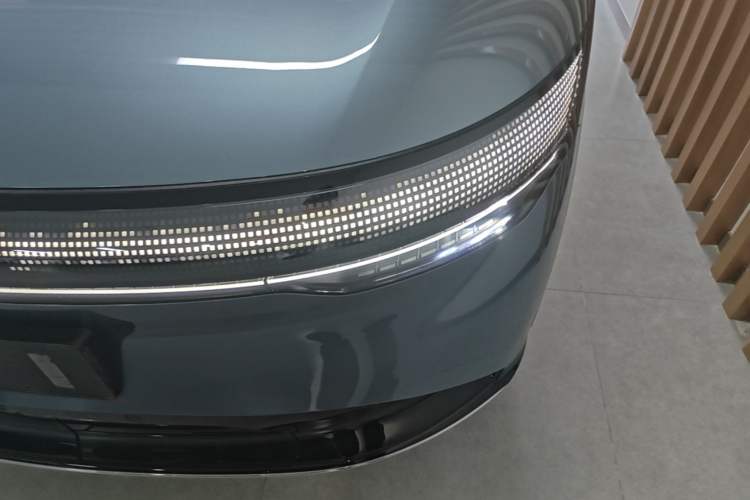 Used Zeekr 7X 2025 75 kWh Rear-Wheel Drive Intelligent Driving Version Left Front Headlight