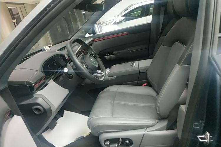 Used Zeekr 7X 2025 100 kWh Long-Range Rear-Wheel Drive with Intelligent Driving Features Left Front Seat