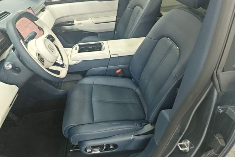 Used Zeekr 7X 2025 100kWh Long-Range All-Wheel Drive Intelligent Driving Version Left Front Seat