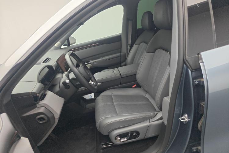 Used Zeekr 7X 2025 100 kWh Long-Range Rear-Wheel Drive with Intelligent Driving Features Left Front Seat