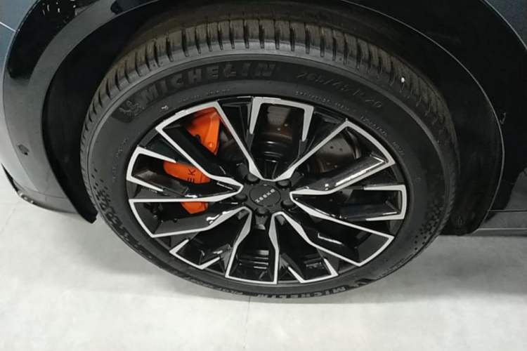 Used Zeekr 7X 2025 75 kWh Rear-Wheel Drive Intelligent Driving Version Left Front Wheel Hub