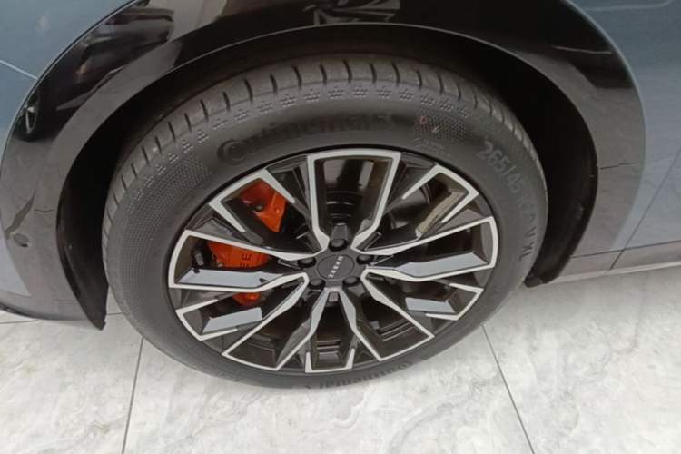 Used Zeekr 7X 2025 75 kWh Rear-Wheel Drive Intelligent Driving Version Left Front Wheel Hub