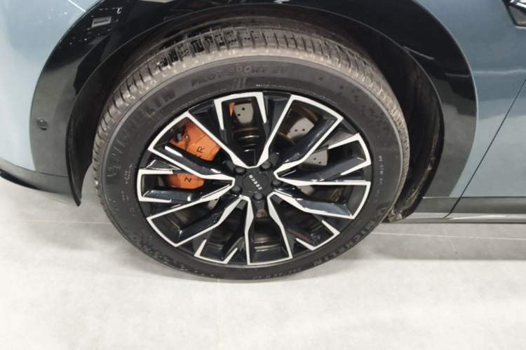 Used Zeekr 7X 2025 75 kWh Rear-Wheel Drive Intelligent Driving Version Left Front Wheel Hub