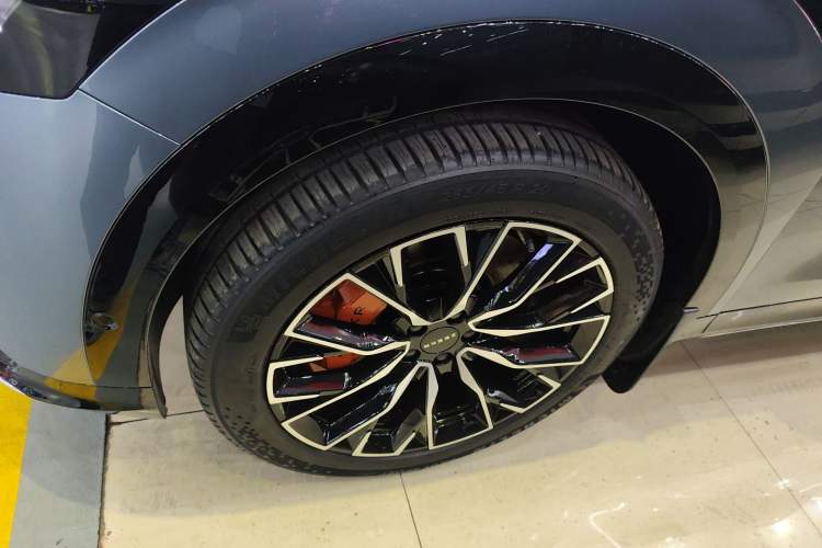Used Zeekr 7X 2025 75 kWh Rear-Wheel Drive Intelligent Driving Version Left Front Wheel Hub