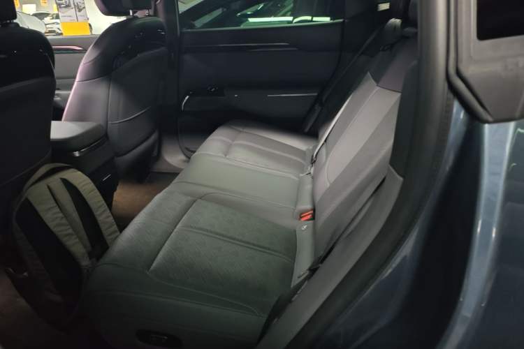 Used Zeekr 7X 2025 100 kWh Long-Range Rear-Wheel Drive with Intelligent Driving Features Left Rear Seat