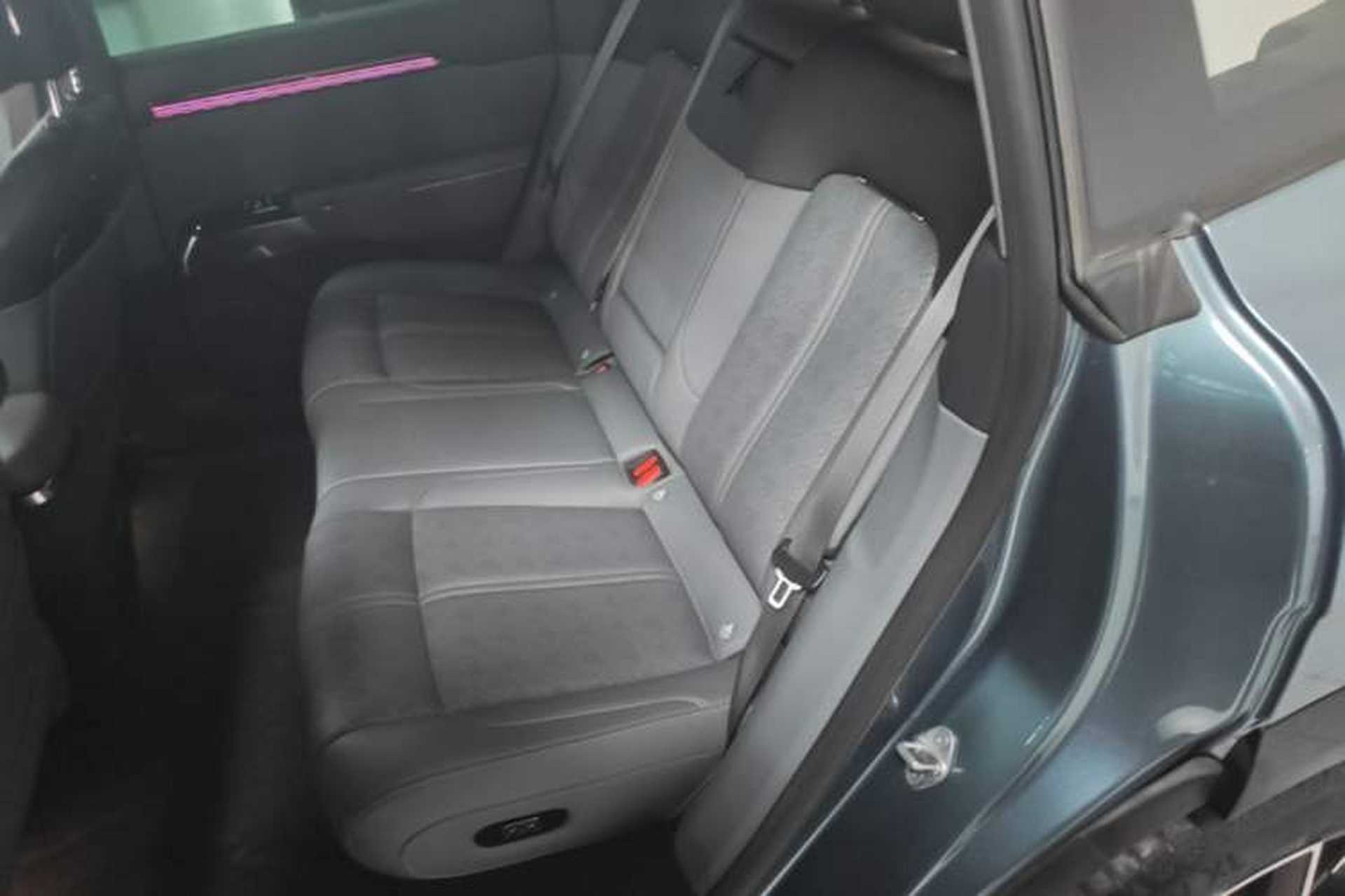 Used Zeekr 7X 2025 100 kWh Long-Range Rear-Wheel Drive with Intelligent Driving Features Left Rear Seat