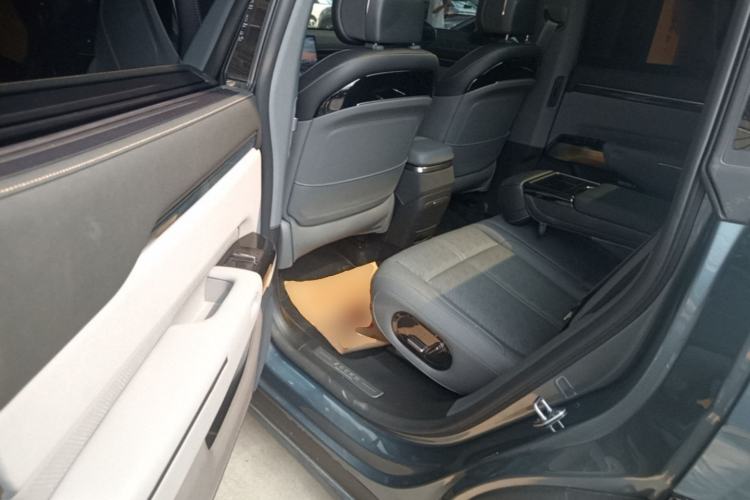 Used Zeekr 7X 2025 100 kWh Long-Range Rear-Wheel Drive with Intelligent Driving Features Left Rear Seat