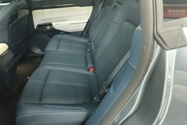 Used Zeekr 7X 2025 100kWh Long-Range All-Wheel Drive Intelligent Driving Version Left Rear Seat