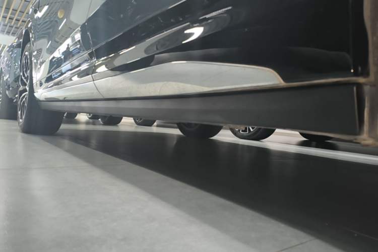 Used Zeekr 7X 2025 75 kWh Rear-Wheel Drive Intelligent Driving Version Left Side Sill