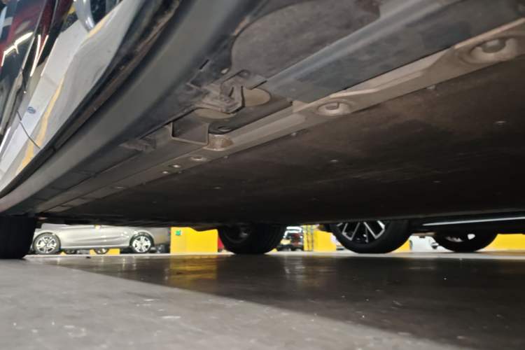Used Zeekr 7X 2025 100 kWh Long-Range Rear-Wheel Drive with Intelligent Driving Features Left Side Sill